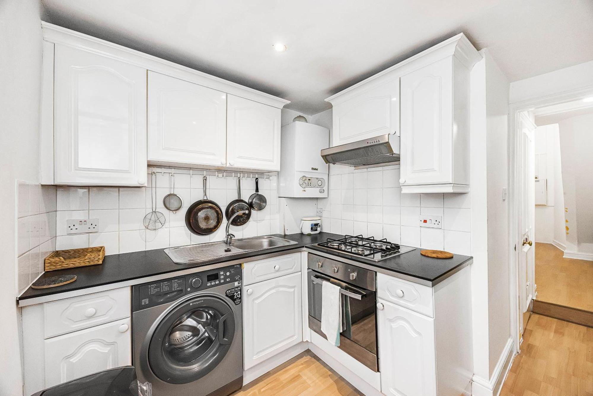 Spacious 1-bed Near Maida Vale Apartment